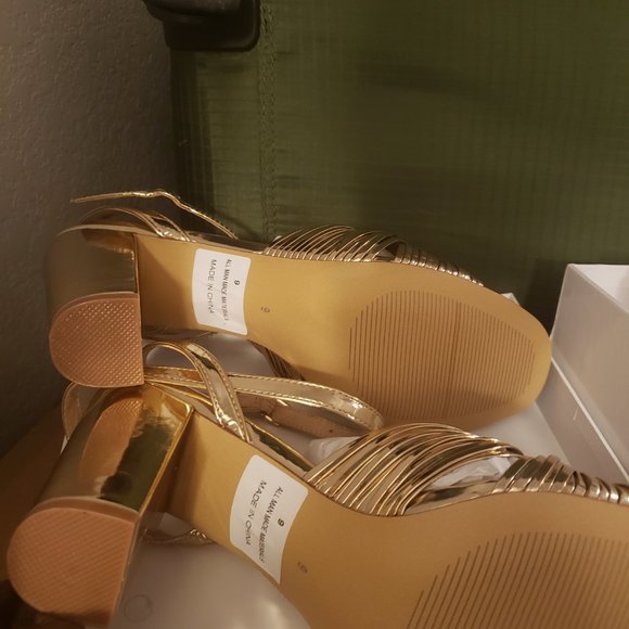 Allegra Crystal cushioned pump - Picture 2 of 3